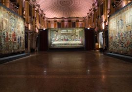 L’arazzo restaurato che riproduce Il Cenacolo in mostra a Palazzo Reale di Milano, Sala delle Cariatidi