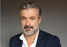 L’attore Fabrizio Apolloni protagonista nella terza puntata di Pezzi Unici Rai 1