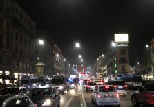 Milano, lavori notturni in corso Buenos Aires per posa cordoli pista ciclabile