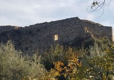 Il castello di Pietralata nell’entroterra di Imperia ricorda la storia del Ponente ligure