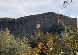 Il castello di Pietralata nell’entroterra di Imperia ricorda la storia del Ponente ligure