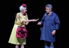 “Storia d’amore in ascensore” al Teatro Martinitt di Milano, sentimenti e fobie bloccati al quinto piano
