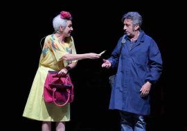 “Storia d’amore in ascensore” al Teatro Martinitt di Milano, sentimenti e fobie bloccati al quinto piano
