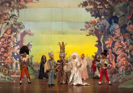 Dalla Terra alla Luna, spettacolo di marionette al Piccolo Teatro Grassi di Milano