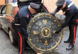 Lo “Scudo di Garibaldi” ritrovato dai Carabinieri del Reparto Tutela Patrimonio Culturale
