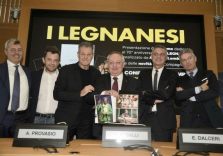 Presentato in Regione il libro dedicato ai Legnanesi per festeggiare i 70 anni di attività teatrale