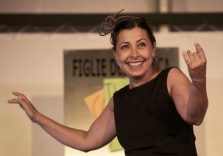 Milano, Roberta Biagiarelli presenta il suo libro “Figlie dell’epoca”