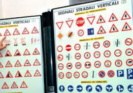 Patenti facili a Milano, 5 indagati e un’ex scuola guida sequestrata