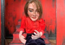 Milano, musica e marionette al Teatro No’hma riportano sulla scena Fabrizio De Andrè in uno spettacolo “altro”