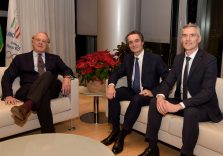 Calcio, anticipo del derby milanese in Regione. Il governatore Fontana incontra il presidente del Milan Scaroni e l’ad dell’Inter Antonello