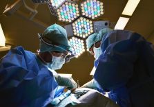 Milano, trapianto record al Policlinico salva la vita a 18enne colpito dal covid