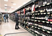 Sequestrati 2,5 milioni di litri di vino contraffato certificato come Dop e Igp