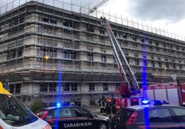 Carabinieri di Sesto salvano 24enne che voleva buttarsi da un’impalcatura