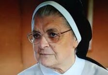Aiutiamo Suor Arousiag Sajonia, la Madre Teresa di Armenia, il suo nome significa “Portatrice di luce”