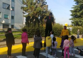 Milano, via Quarti colorata come la vogliono i bambini