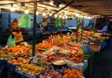 Milano, campagna di sensibilizzazione per la raccolta differenziata dell’umido nei mercati scoperti