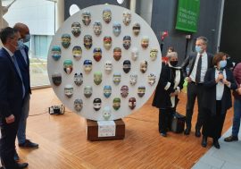 Omaggio a medici e vittime del Covid con la mostra “La voce degli occhi” all’ospedale di Bergamo