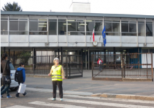 Milano, ripartito il progetto “Andiamo a scuola da soli” con l’aiuto dei ‘Nonni Amici’ davanti a 85 complessi scolastici