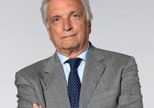 È morto il giornalista Arturo Diaconale. Aveva 75 anni e da diversi mesi lottava contro una grave malattia