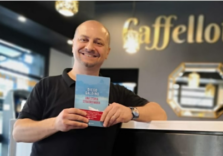 Diego Galdino presenta il suo nuovo libro “Una storia straordinaria” che racconta la vita di due ragazzi