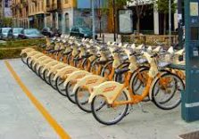 Milano, con le cargo-bike consegne veloci, economiche e basse emissioni