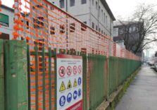 Milano, cominciata la demolizione dell’edificio scolastico di via Crespi