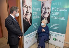 Vaccinazione over 80, i Comuni lombardi si attivano per vincere la sfida al Covid