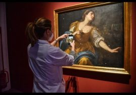 È arrivato a Milano il quadro “La Maddalena Sursock” di Artemisia Gentileschi dopo il danneggiamento dall’esplosione al porto di Beirut