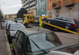 Milano, denunciato per frode venditore che taroccava le auto usate: 60mila km in meno