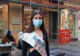 Passerella di Camilla Romagnone Miss San Remo 2020 alla vigilia del Festival per dire “No alla violenza contro le donne”