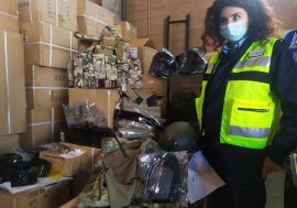 Occhiali e maschere militari non conformi sequestrati all’aeroporto di Linate