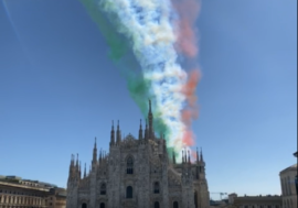 L’Aeronautica Militare festeggia i suoi primi 100 anni con le Frecce Tricolori a Milano