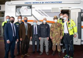Campagna vaccinazione, Anci Lombardia mette a disposizione un centro vaccinale mobile a sostegno di over 80 e fragili