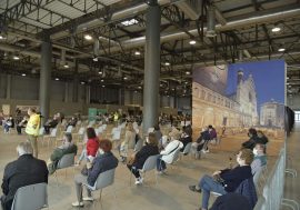 Vaccinazioni, il governatore Fontana visita gli hub di Crema e Soresina dove le somministrazioni procedono veloci