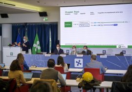Vaccinazione massiva in Lombardia, dal 2 aprile al via il nuovo sistema di prenotazione sul portale Poste Italiane