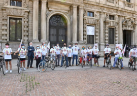 Biciclettata a Milano per sensibilizzare sull’importanza di donare il sangue