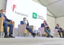 Visita in Franciacorta di Regione Lombardia per mostrare l’eccellenza del vino lombardo ai consoli di molti Paesi