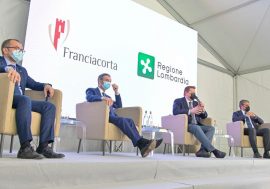 Visita in Franciacorta di Regione Lombardia per mostrare l’eccellenza del vino lombardo ai consoli di molti Paesi