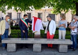 Milano, in piazza della Scala il sindaco Sala inaugura la targa che ricorda le unioni civili