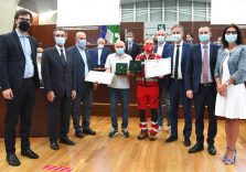 Riconoscimento del Consiglio regionale lombardo ai due eroi che hanno salvato i 24 ragazzi dal bus incendiato a Varenna