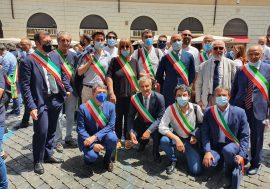 Roma, sindaci in piazza per chiedere maggiore dignità