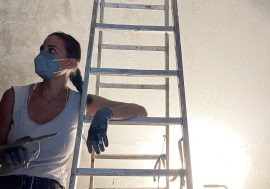 Nuova vita alla casa con oro e cemento
