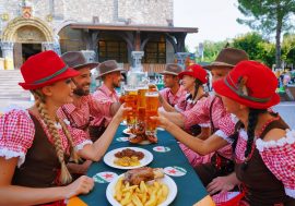 Gardaland Oktoberfest, divertimento e gastronomia tipica