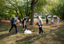 Milano, 200 dipendenti McDonald’s assieme a Comune e Amsa puliscono il Parco Annarumma