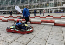 Educazione stradale, la piazza di Regione Lombardia trasformata in circuito per imparare regole e comportamenti