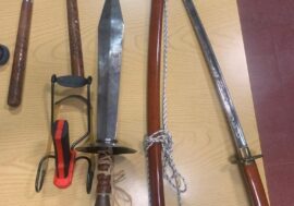 Milano, fermato dalla Polizia locale 50enne che passeggiava con katana
