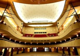 Milano, cittadini protagonisti nella scelta dello slogan  per la riapertura del Teatro Lirico