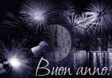 Inondiamo i social di auguri vuoti, ma cosa vogliamo comunicare davvero?