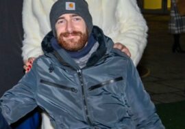Natale a Palazzo Lombardia con l’iniziativa ‘Il giocattolo sospeso’, primo donatore l’atleta paralimpico  Liverani
