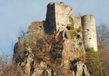 Il Castello di Priola superstite di un’epoca passata irripetibile: il Medioevo italiano